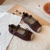 Sapatos de princesa com tema de floresta para meninas, laço de veludo retrô, fecho de velcro, sola macia, estilo Mary Jane, sapatilhas de bico raso para bebês e crianças pequenas