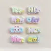 Mini tamaño pequeño Placa Letra Inglesa Bueno Resina Accesorios Funda para Teléfono Celular Zapatos de Cueva Cadena Llavero Accesorios de Joyería