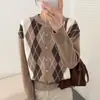 Este cardigã de tricô estiloso com blocos de cor e padrão de losangos, estilo coreano, é um suéter e peça de outer wear popular para mulheres este ano, perfeito para a primavera e o outono.