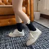 Nuevos calcetines de seda de morera y lana engrosados cálidos para otoño e invierno, logo de viaje, personalidad, logo de coche, versátiles, calcetines para mujer, calcetines apilados