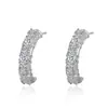Novos Brincos Stud de Diamante Rai Solitário de Zircônia Série Ouro Estilo Japonês e Coreano de Luxo Nicho Brincos para Mulheres Estilo Frio Brincos com Senso de Design Simples