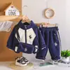 Conjunto Nuevo de Otoño e Invierno para Niños 2026, Ropa de Invierno Elegante para Niños, Conjunto de Dos Piezas para Bebé con Bolso Cruzado para Uso al Aire Libre, Venta al por Mayor