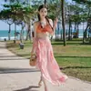 Traje de baño de verano para mujer 2025 Nuevo Vacaciones en la playa Bikini dividido Protección solar Falda de playa Traje de baño de tres piezas para pareja
