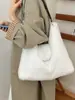 Bolso Cruzado de Peluche de un Solo Hombro para Mujer 2026 Otoño/Invierno Nuevo Estilo Moda Versátil Gran Capacidad para Viajes Cotidianos Estilo Coreano Bolso Simple Tipo Empanada