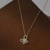 Corrente Elegante para Clavícula com Banho de Ouro Real e Zircônias Microincrustadas para Mulheres, Colar Borboleta de Design Único, Corrente de Pescoço Versátil