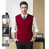 Chaleco de punto de lana con cuello en V de otoño transfronterizo para hombre, suéter de punto liso para usar como base, chaleco casual con cuello en forma de corazón para hombre