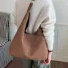 Bolso de hombro, bolso de mano y bolso cruzado versátil de gran capacidad, elegante, minimalista y sofisticado para el trabajo, nueva colección otoño 2026