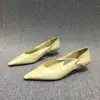 Zapatos de mujer europeos 2023 primavera y otoño nuevos de cuero de cera de aceite moda huecos tacón de gato zapatos de mujer punta fina cómodos de tacón bajo zapatos de un solo color