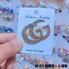 Broche de Mariposa Hueca con Diamantes AB Iridiscentes para Mujer, Pin de Mariposa de Diamantes Lujoso a Todo Color para Trajes y Abrigos, Broche Elegante y Lujoso