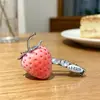 Novo Prendedor de Cabelo de Morango 2026, Presilha Doce de Fruta Bico de Pato, Grampo Estilo Menina para Franja, Acessório de Cabelo Requintado e Versátil