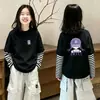 Camiseta infantil listrada de manga longa 2026 novo modelo de algodão puro top moderno e estiloso super fofa roupa de menina