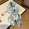Bufanda de Seda Simple, Elegante y a la Moda, Lujo Ligero de Alta Gama, Versátil Pañuelo Cuadrado 100% Seda de Morera, Regalo de Vacaciones para Mujeres, Accesorio