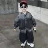 2030 Conjunto Jeans Masculino Primavera e Outono Infantil Cool Bonito Moderno Peça Dupla 2026 Novo Bebê Estilo Coreano Roupas de Outono