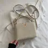 Bolsa Tote Casual da Moda Tendência Bolsa Quadrada Pequena Estilosa com Personalidade em Forma de V Nova Coleção Outono 2026 Bolsa de Ombro Único Transversal