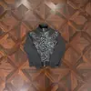 Outono 2026 Novo Estilo Retrô Americano Design com Estampa de Leopardo e Padrão de Cruz Jaqueta Streetwear de Caimento Solto para Homens