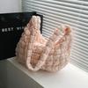 518569 Coreia do Sul nova bolsa plissada nuvem versátil moda ombro portátil bolinho bolsa grande capacidade algodão para baixo axila