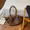 Simple, de un solo hombro, estilo nuevo, temática de dibujos animados, retro, colección otoño 2026, bolso de trabajo, de peluche, bolso de mano de moda para mujer, estilo coreano y japonés