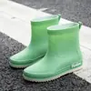 Botas de Lluvia Transfronterizas Botas de Lluvia Estilo Coreano Botas de Caña Media para Mujer Zapatos de Moda para Adulto Botas Altas Zapatos Antideslizantes de Cocina Zapatos de Trabajo de Goma para Mujer