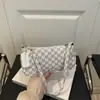 Bolso Cuadrado Pequeño Texturizado de Moda y Tendencia, Casual y con Estilo, Bolso de Hombro Chic y de Moda Nuevo para Primavera 2026
