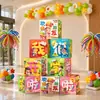 Decoración para el salón de clases al inicio del ciclo escolar en escuelas secundarias y preparatorias, incluyendo globos, columnas y decoraciones de piso para crear un sentido de ceremonia al entrar a la clase.