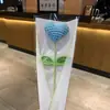Un Pequeño Ramo de Flores de Hilo Rojo Ganó el Primer Premio en el Día de la Madre, una Recompensa para los Estudiantes en los Exámenes de Ingreso a la Preparatoria y la Universidad, y un Regalo para el Día de la Mujer
