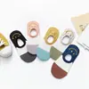 Nuevos calcetines invisibles de verano con caritas sonrientes, calcetines de corte bajo, calcetines de algodón de malla simples y transpirables, calcetines de colores combinados, calcetines estampados de moda