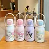 Botella de agua térmica infantil Sanrio, gran capacidad, diseñada para uso escolar, vaso con popote portátil, perfecto como regalo para niñas y estudiantes de primaria