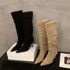 Botas de salto agulha pontudas da moda com casaco 2026 Inverno Novo Estilo Elegante Botas de Salto Alto Acima do Joelho Amassadas Empilhadas