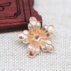 Yiwu hilo dorado color que se conserva cobre chapado en oro DIY soporte para flores de un solo agujero pequeño clip para el pelo de flor tridimensional cuentas de flor accesorios hechos a mano B2599