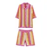 Conjunto de top de punto con cuello a rayas, bolsillo en el pecho, manga corta, tejido calado, shorts de bloques de color, estilo playero bohemio, para mujer