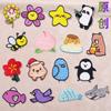 Adesivos bordados originais DIY Candy Cherry Bee Pequeno Animal Patch Acessórios de desenho animado Acessórios de joias Adesivos de pano bordados
