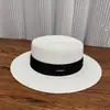 Sombrero de Paja Retro de Ala Ancha de Moda con Logo Metálico de Copa Plana Estilo Francés Sombrero de Sol para Vacaciones Sombrero de Sol para Playa