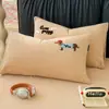 Bordado de Toalla Terciopelo de Leche Juego de Fundas de Almohada de Dos Piezas 2026 Nuevo Invierno Funda de Almohada de Terciopelo Coral Funda Protectora para Almohada de Adulto