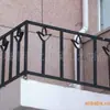 Barandales Protectores de Hierro Estilo Europeo, Barandales Metálicos de Aire Acondicionado Comunitario, Estructura de Hierro Forjado con Forma de Flor para Aire Acondicionado de Construcción Comunitaria