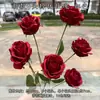 2023 Flor de simulación roja china para techo de boda fabricantes flor de simulación roja vino fondo de camino de boda flores artificiales al por mayor