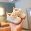 Zapatos de algodón de peluche para bebé para niñas, zapatos para caminar para niños pequeños, suela suave, antideslizantes, zapatos de piel de princesa para niños pequeños, botines cortos con lazo de encaje, invierno