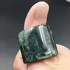 Anel de jade Uma flor de gengibre Dedo de jade Anel de jade masculino grande dedo de jade verde escuro atacado