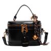 Bolso pequeño popular para mujer de este año 2024 nueva moda bolso caja portátil textura retro de alta calidad estilo extranjero bolso bandolera
