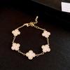 Pulseira de Trevo de Quatro Folhas com Zircônia, Design Versátil, Pulseira Fashion para o Dia a Dia, Luxo Leve, Joias de Alta Qualidade para Mulheres Atacado