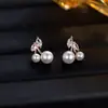 Elegantes Pendientes de Botón de Circonita Cúbica Color Cereza Exquisitos de Alta Gama Modernos Delicados Versátiles Pendientes para Uso Diario Regalo de Cita Pendientes