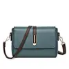 Nova bolsa feminina, bolsa de ombro e transversal feminina de couro macio da moda, cor sólida simples, bolsa quadrada pequena de alta qualidade, atacado transfronteiriço