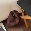 Primavera 2026 Nuevo Estilo Gamuza Moda Versátil Bolso de Mano Estilo Coreano Suave Gamuza Triángulo Bolso de Mano