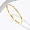 Tendencias de Moda Transfronterizas Europeas y Americanas: un Brazalete Incrustado de Diamantes de Por Vida con un Diseño de Nicho que Simboliza la Elegancia Eterna, una Pieza de Joyería para Mujer