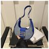 Moda de temperamento simple este año popular bolso de mano 2024 verano para ir al trabajo pequeño fresco damas bolso de hombro axilar marea