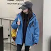 Chaqueta 3 en 1 a prueba de viento e impermeable para niñas, nuevo estilo otoño/invierno, chaqueta con capucha para exteriores para niños, moderna y genial