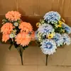 Ramo de Crisantemos Dalia de 17 Cabezas para el Festival Qingming, Flores Artificiales para Ofrendas en Tumbas, Flores de Seda al por Mayor, Venta Directa del Fabricante, Flores Realistas