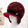 Chapéu de Inverno para Mãe, Mulheres de Meia-Idade e Idosas, Proteção Contra Frio, Chapéu Quente com Proteção para Orelhas, Chapéu de Lã Tricotado com Pelúcia para Avó e Senhora Idosa