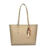 Bolsa de Mão Feminina Versátil Retrô da Moda Grande Capacidade Bolsa de Ombro Simples Bolsa Tote de Couro Macio de Alta Qualidade