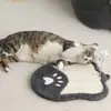 Venta caliente transfronteriza simple tablero rascador para gatos de tela de sisal natural pequeña ratón de plumas artificiales juguete para gatos fábrica al por mayor