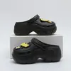 Zapatos ligeros de tacón alto perforados para usar al aire libre, cómodos y lindos, estilo casual de verano popular para mujeres, parejas y enfermeras